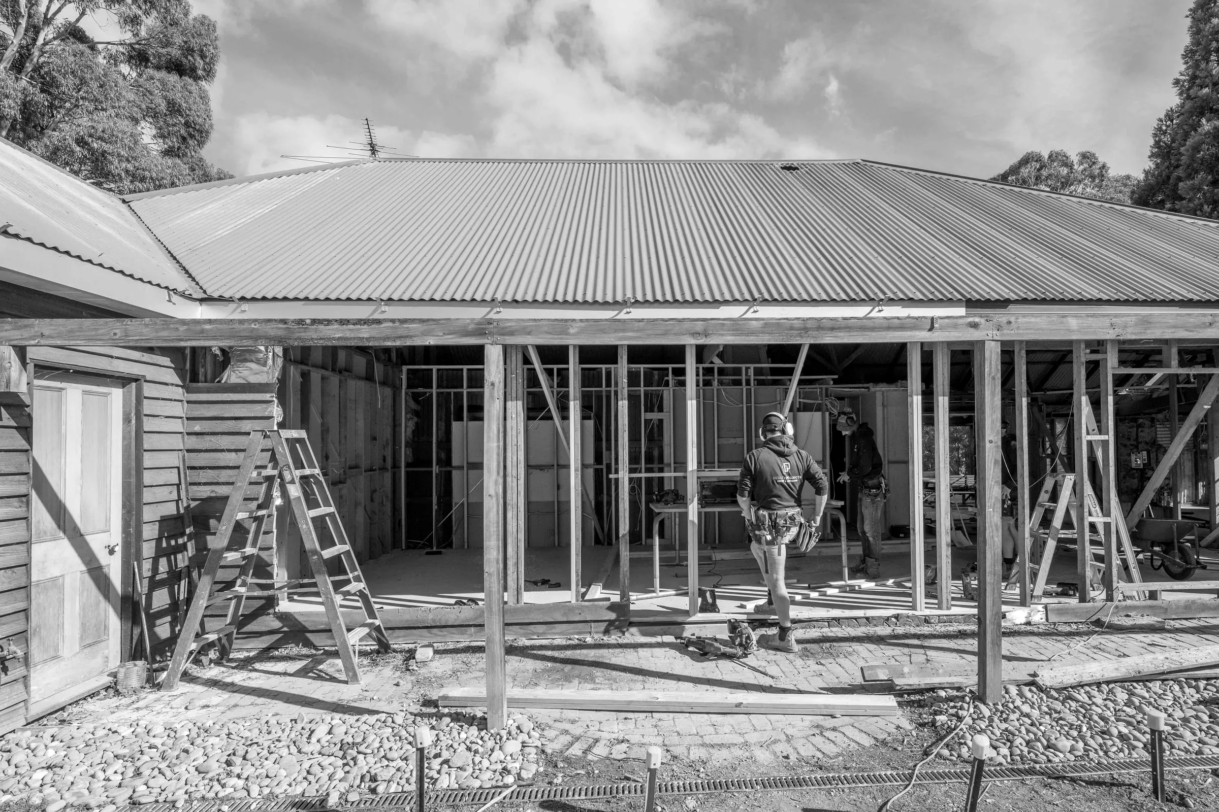 Roof on and the verandah framed, walls still open, Relbia